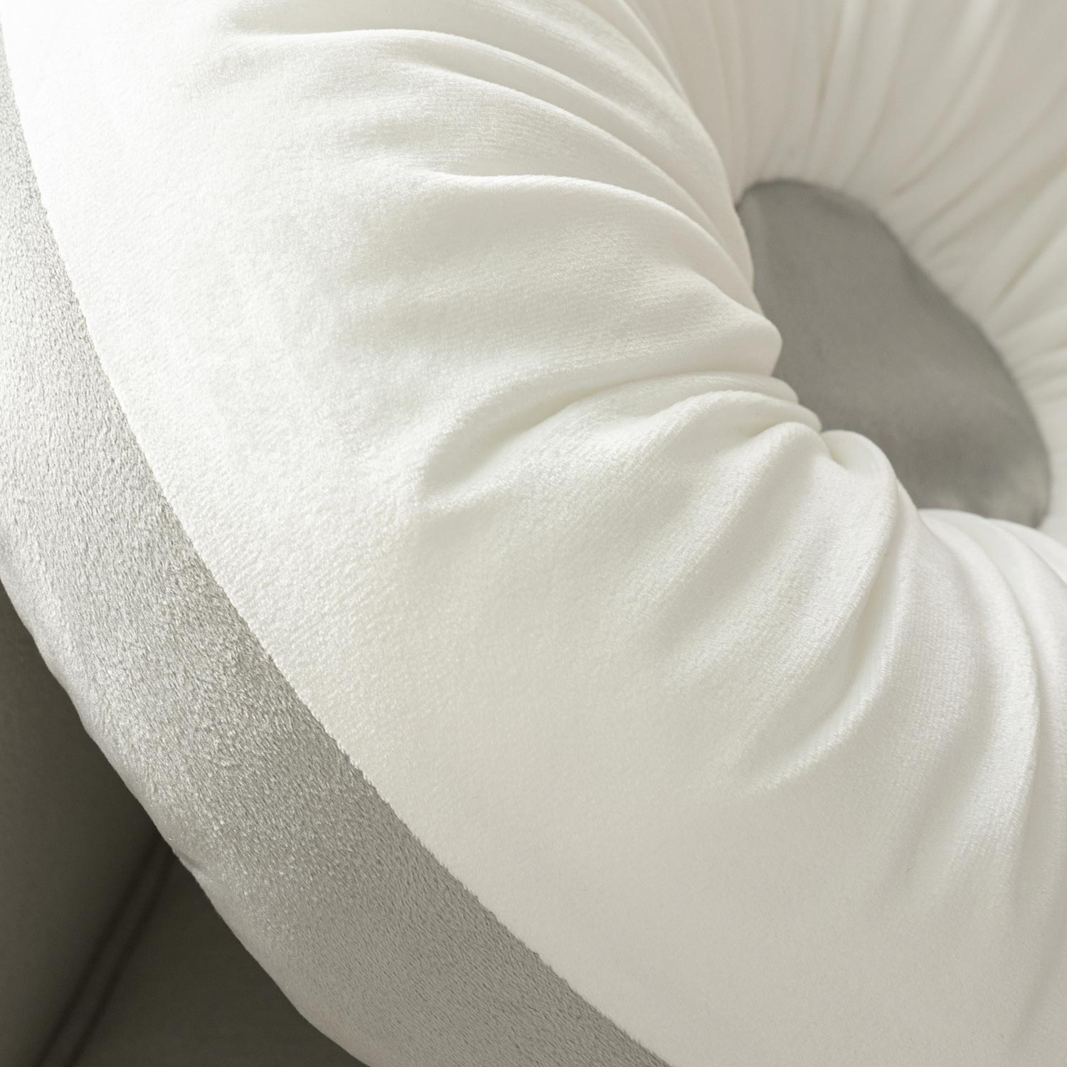 Velvet Gradient Round Cushion – Phantoscope Co